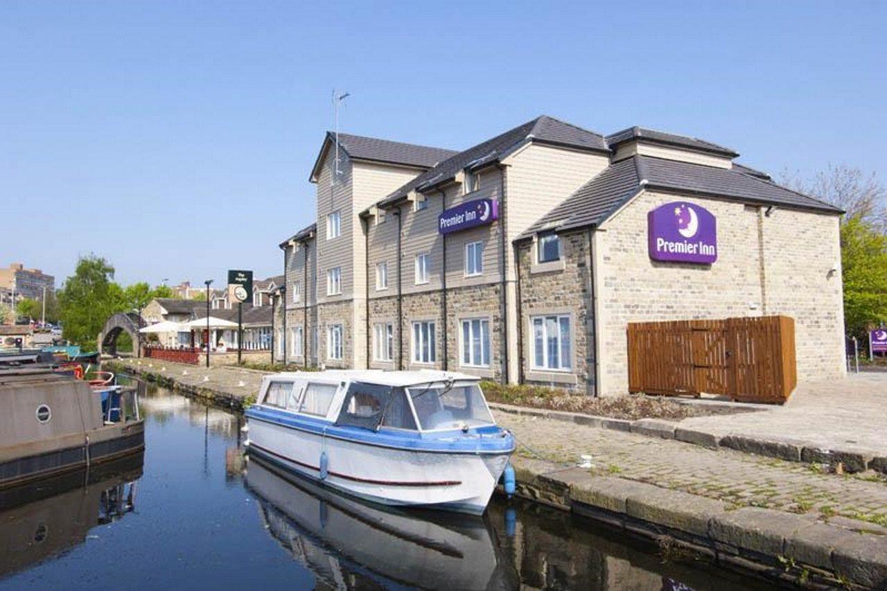 Premier Inn Huddersfield Central Kültér fotó