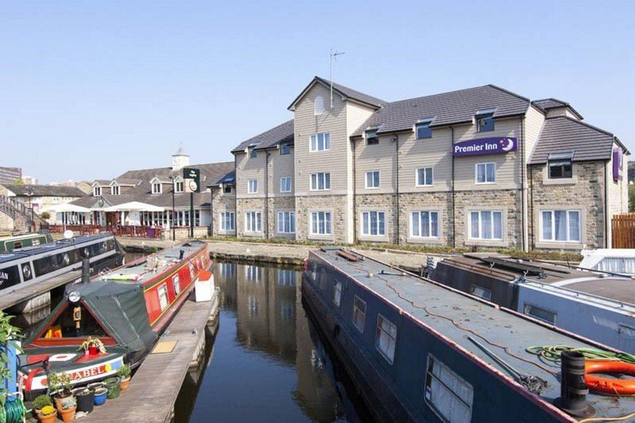 Premier Inn Huddersfield Central Kültér fotó