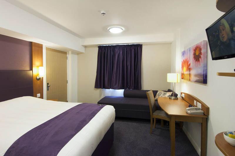 Premier Inn Huddersfield Central Kültér fotó